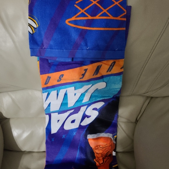 SPACE JAM - Picture 2 of 5